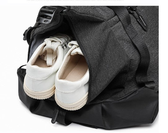 Water-resistant gym bag