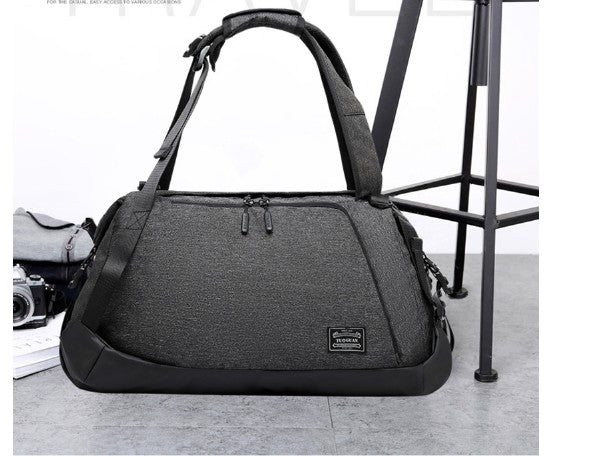 Water-resistant gym bag